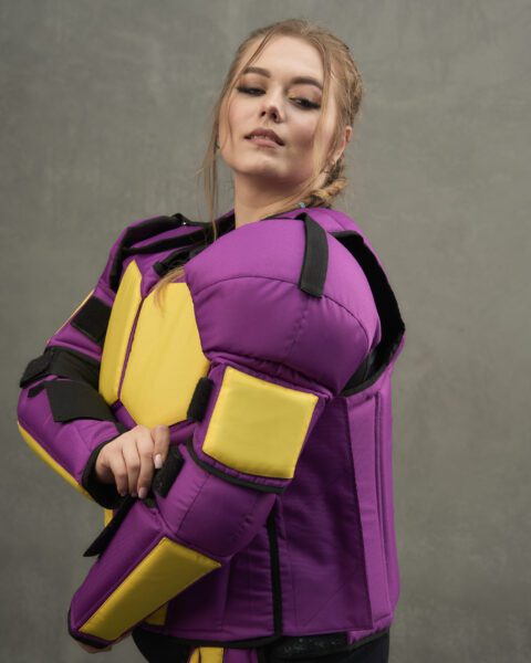 Segmented vest with shoulder protection and biceps