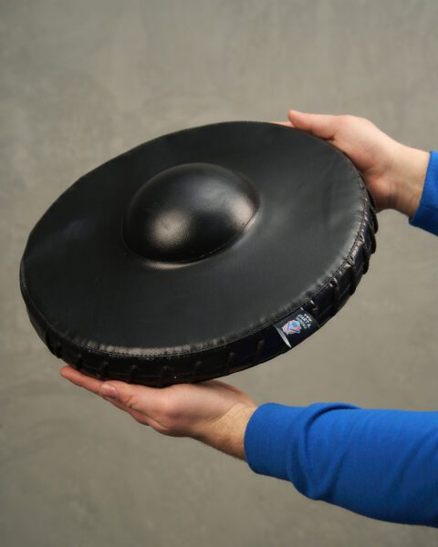 Buckler shield with umbo