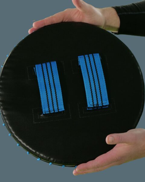 Buckler shield with umbo