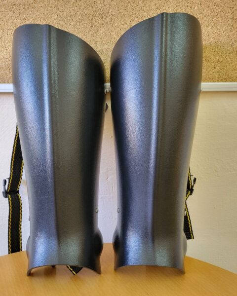 Plastic shins protection