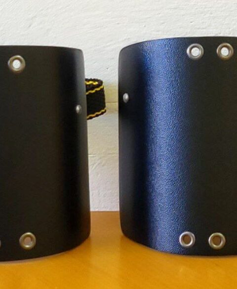 Plastic brassard protection Plastic brassard protection
