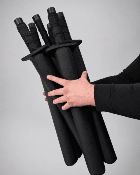 A bundle of six 70 cm swords
