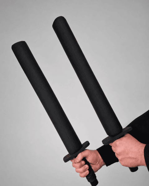 A bundle of two 70 cm swords