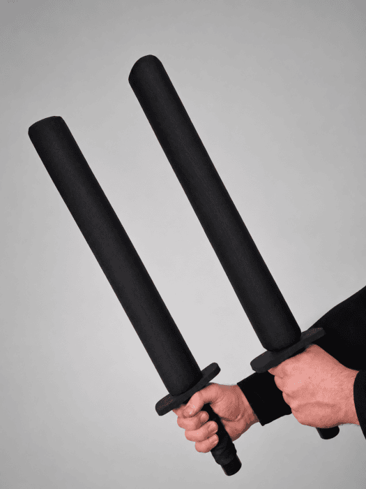 A bundle of two 70 cm swords